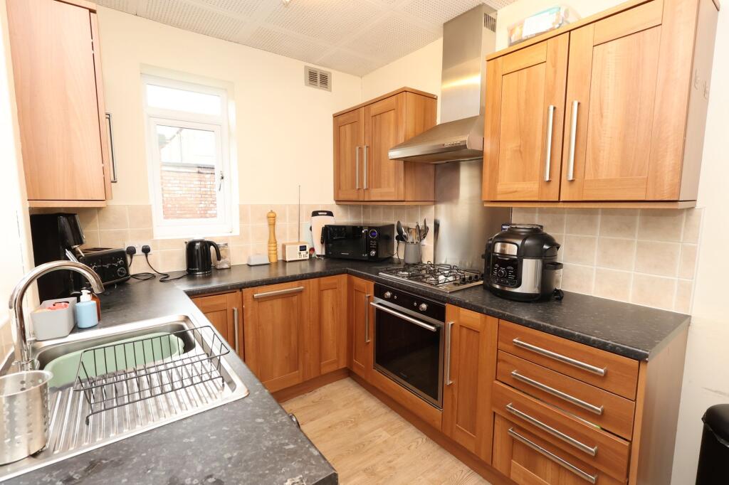 Skelton Road, Stretford, M32 - More