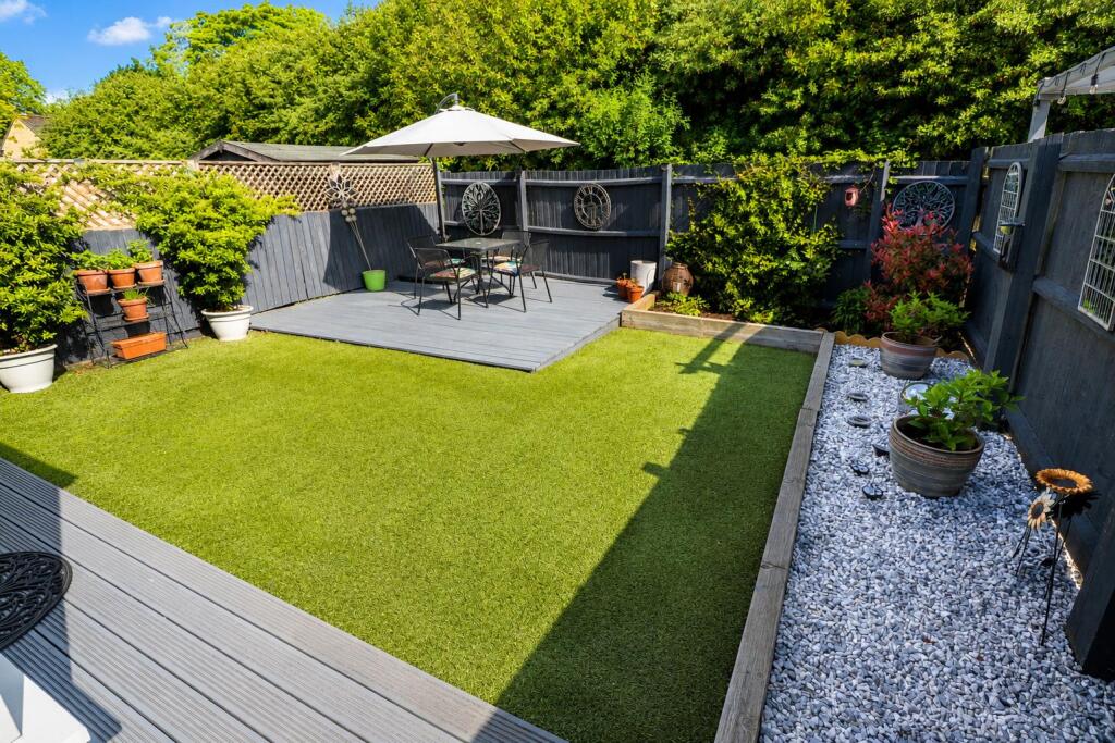 House in Higham Ferrers, North Northamptonshire - View 2