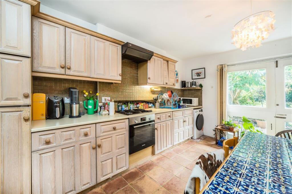 House in London - View 5