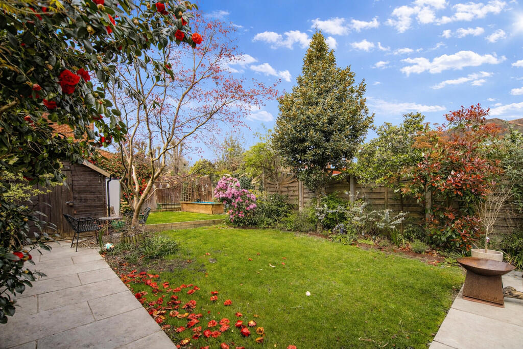 Abbottsford Gardens photo 3