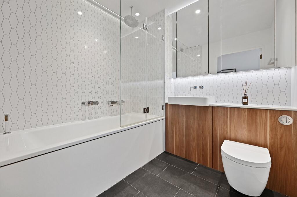 Apartment in London - View 5