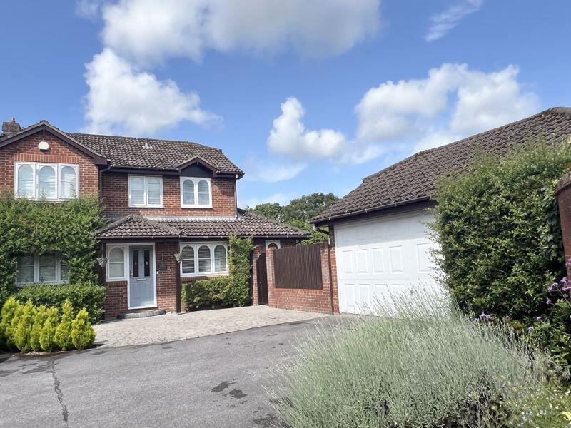 4-bed detached on Waltham Chase - Brooklynn Close, £649,950