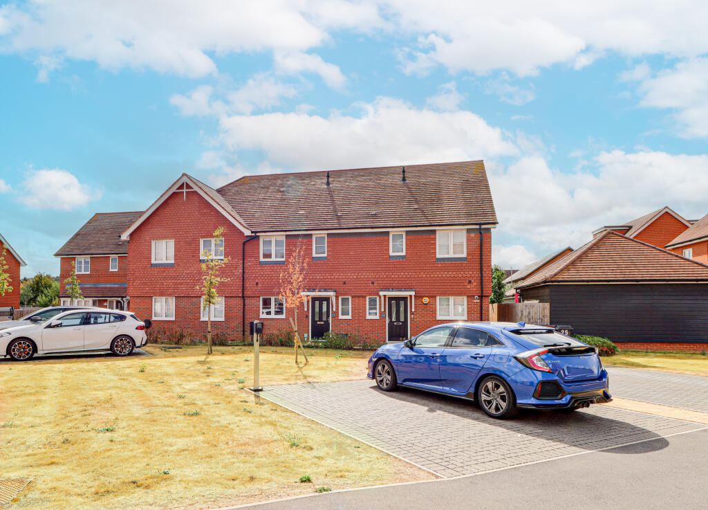 Main image of property: Lawrence Close, Smallford, St. Albans, AL4