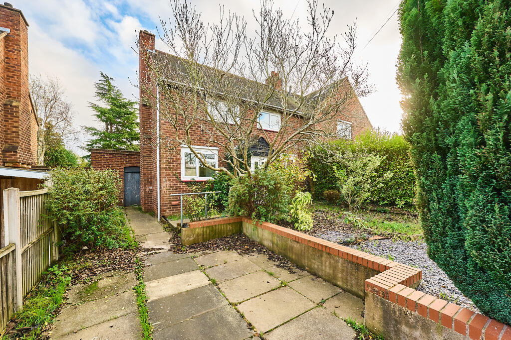 House in South Staffordshire, Wombourne - View 4