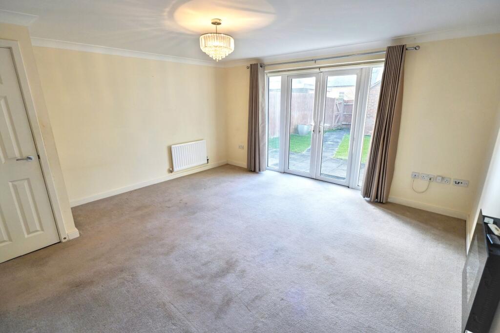 Felstead Crescent, Stansted photo 4