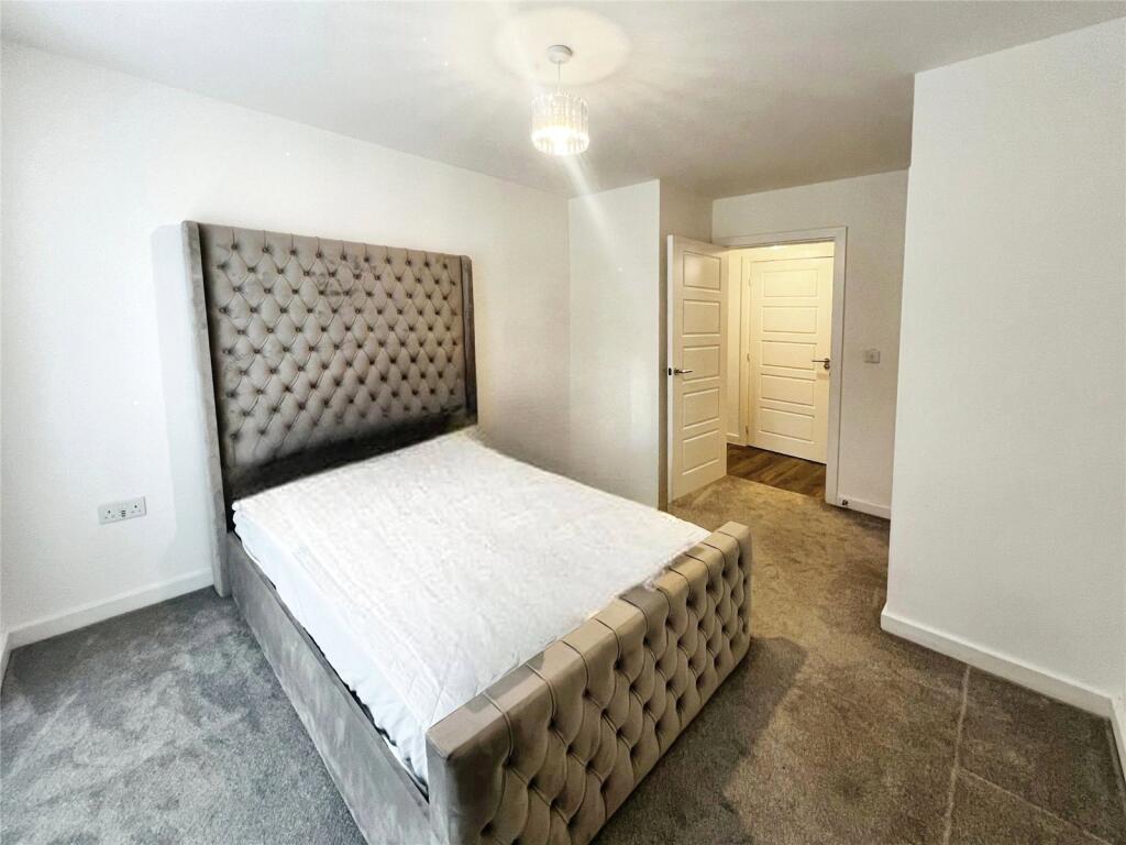Apartment in Rochester - View 5