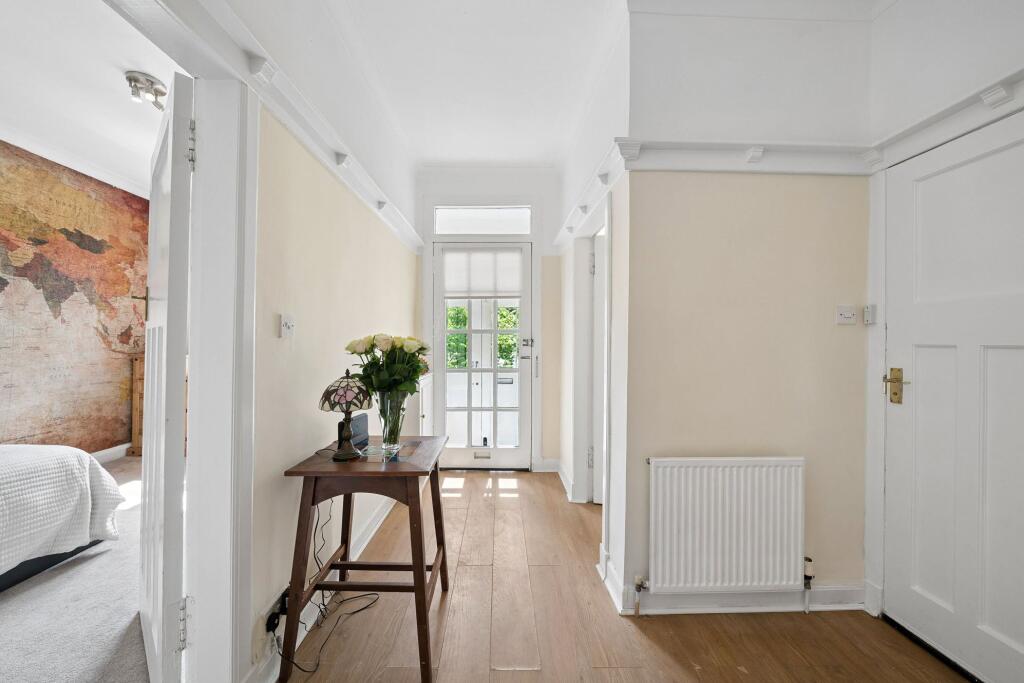 Busby Road, Carmunnock, Clarkston, Glasgow photo 4