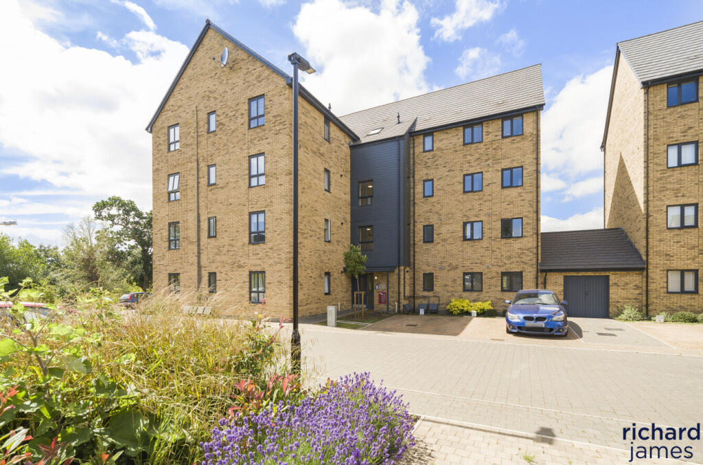 Main image of property: Heron House, Seamington Strand, Old Town, SN1