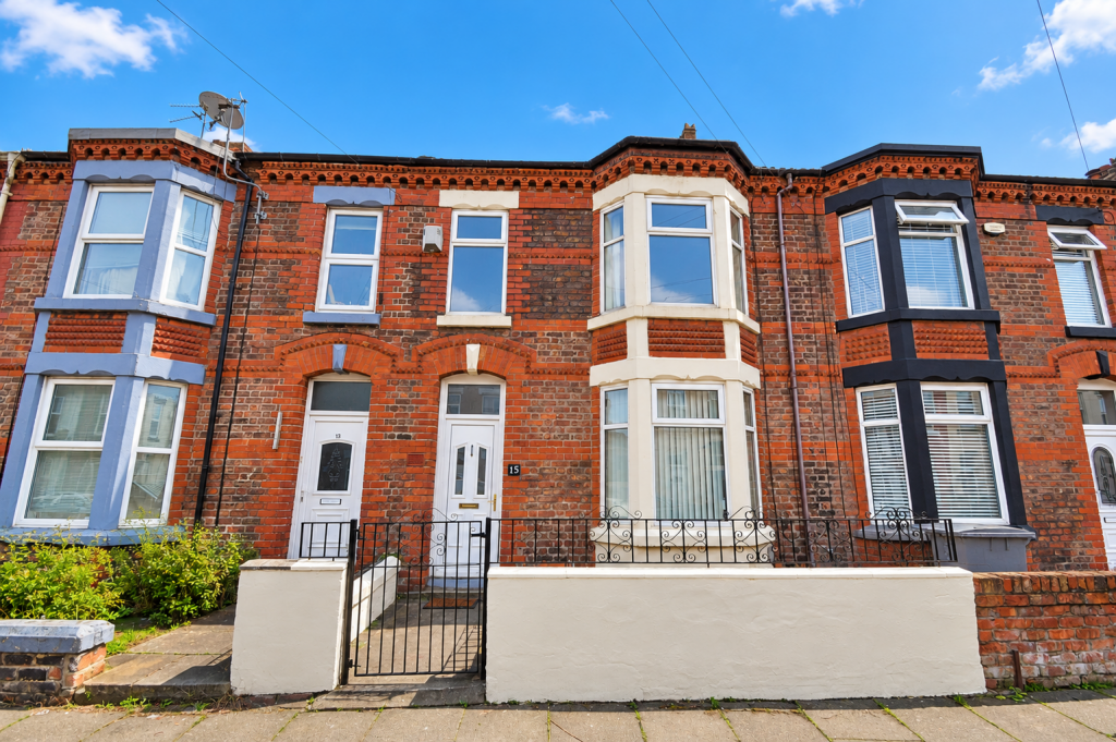 House in Wirral, Liverpool City Region - View 4