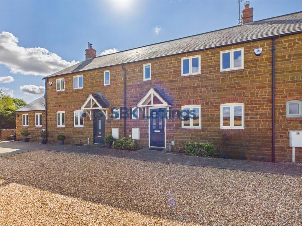 Main image of property: Manor Farm Court, Drayton