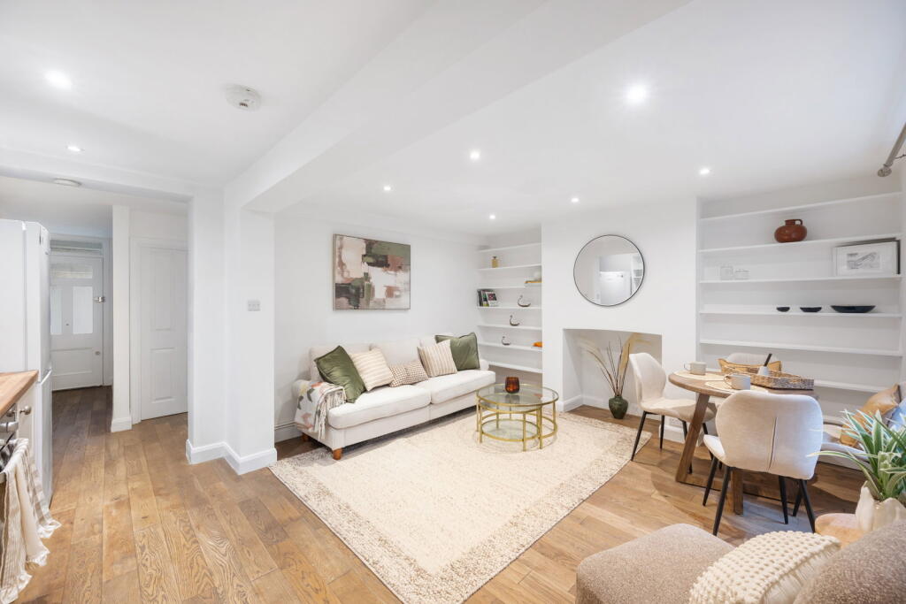 Apartment in London - View 5