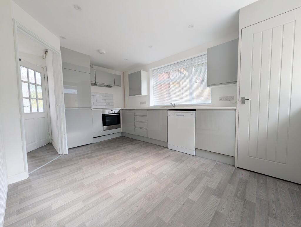 House in Gloucester - View 5