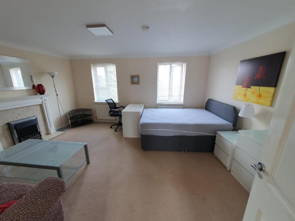 1 bedroom house share for rent