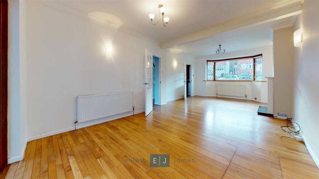 House in Epping Forest, Chigwell - View 3