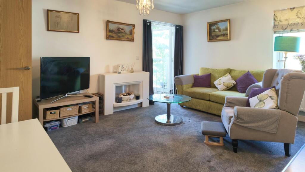 Apartment in Penarth - View 3