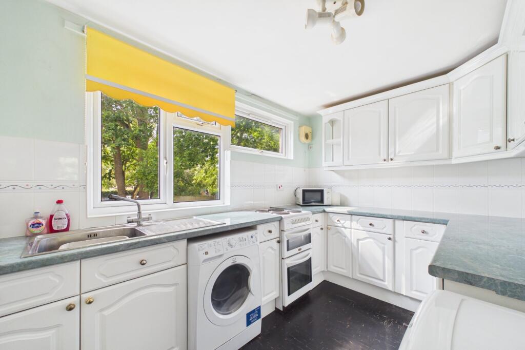 Apartment in Bracknell - View 4