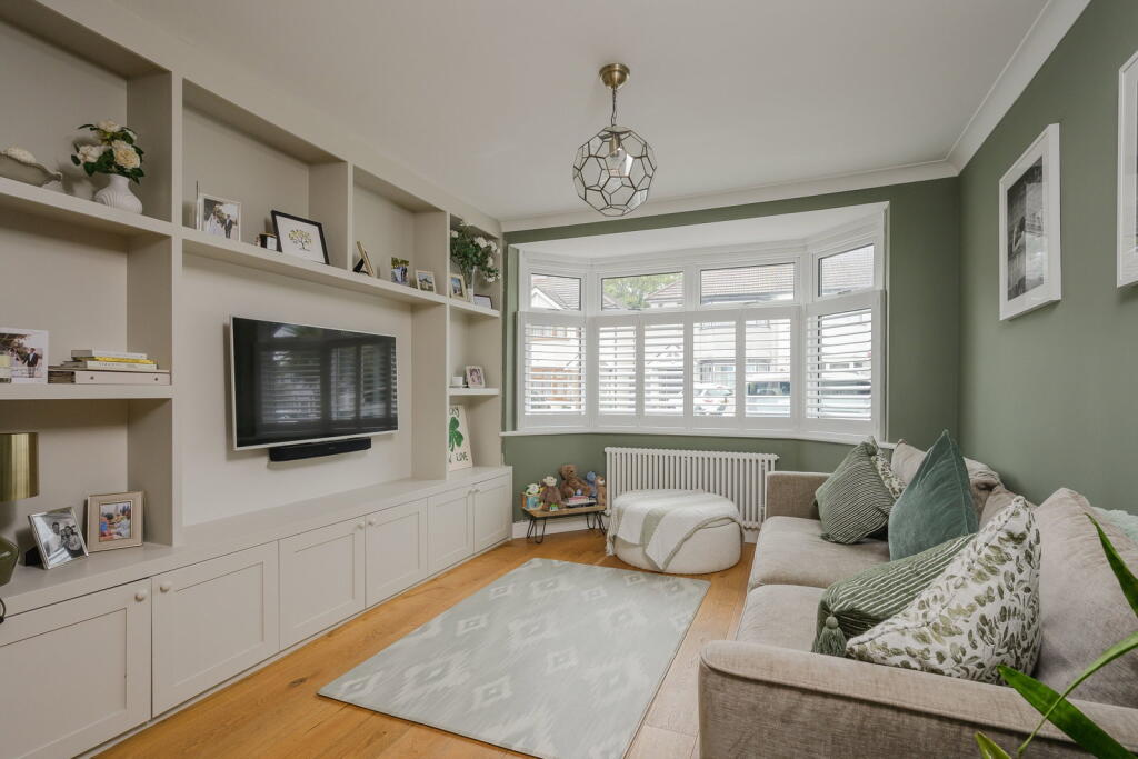 House in New Malden, West Barnes - View 2