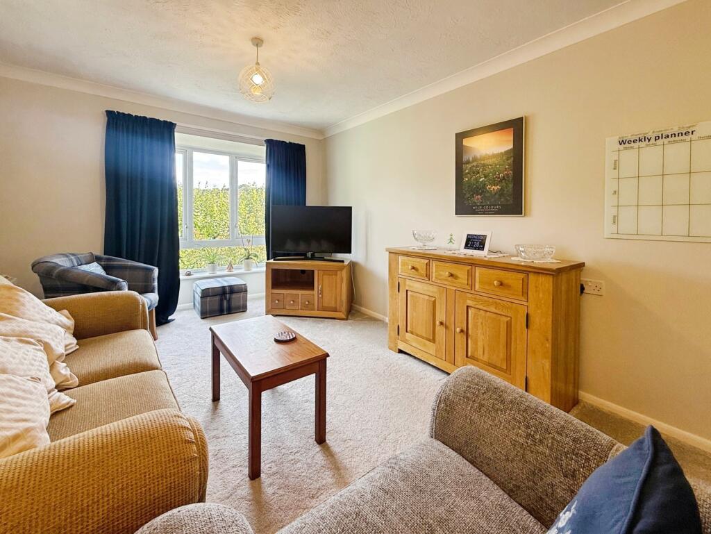 Apartment in Crowthorne, Bracknell Forest - View 2