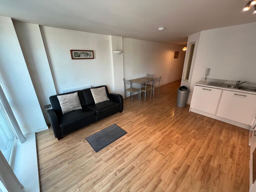 Apartment in Nottingham, Nottinghamshire - View 4