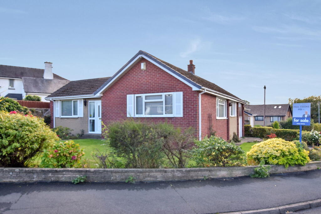 2-bed detached on Pledwick Lane, SANDAL, Wakefield WF2 6DL, £365,000