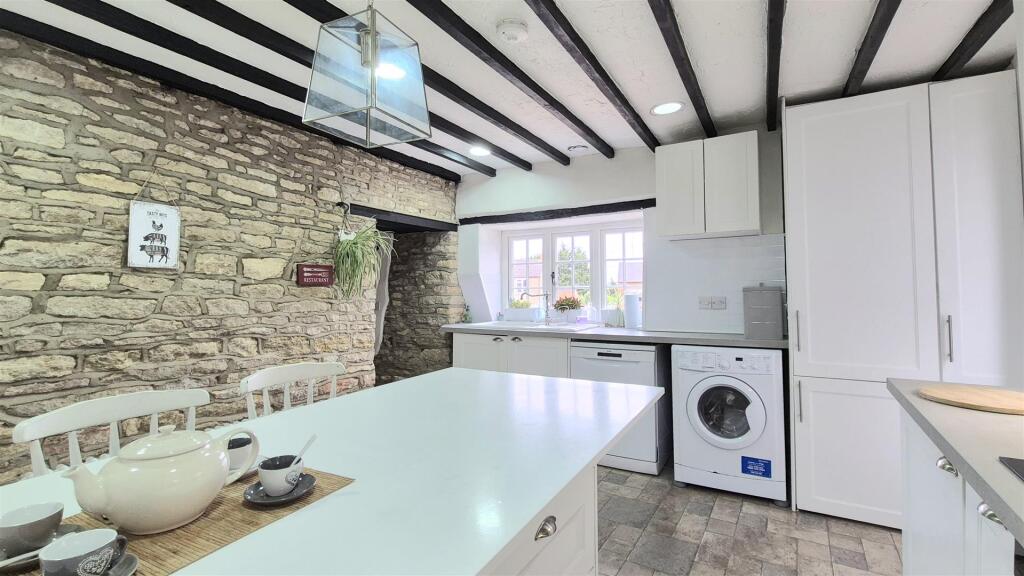 House in Milton Keynes, Stoke Goldington - View 4