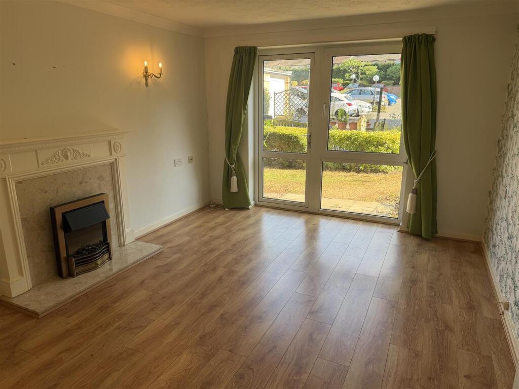 Apartment in Maidstone, Kent - View 2