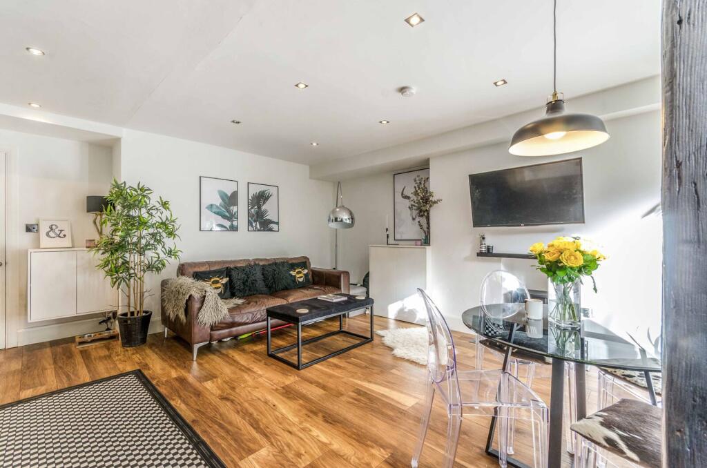 Apartment in London - View 5
