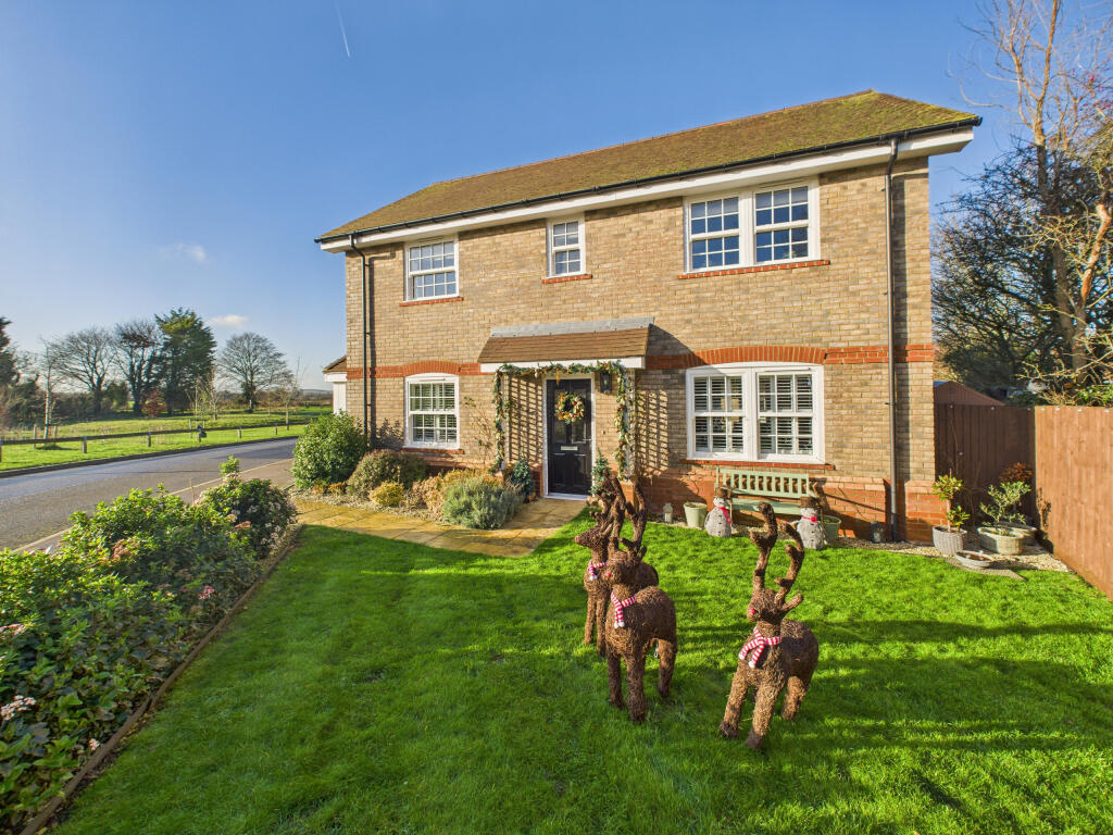 Main image of property: Lummas Mead, Chinnor, Oxfordshire
