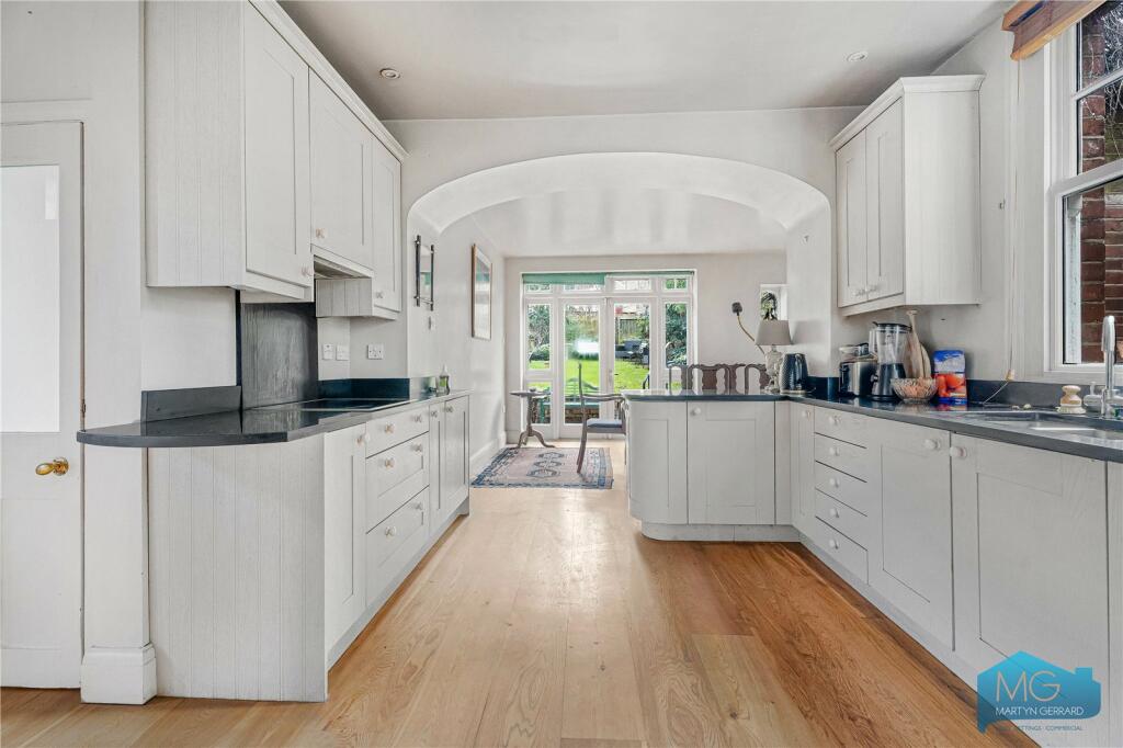 House in London, Fortis Green, Muswell Hill - View 3