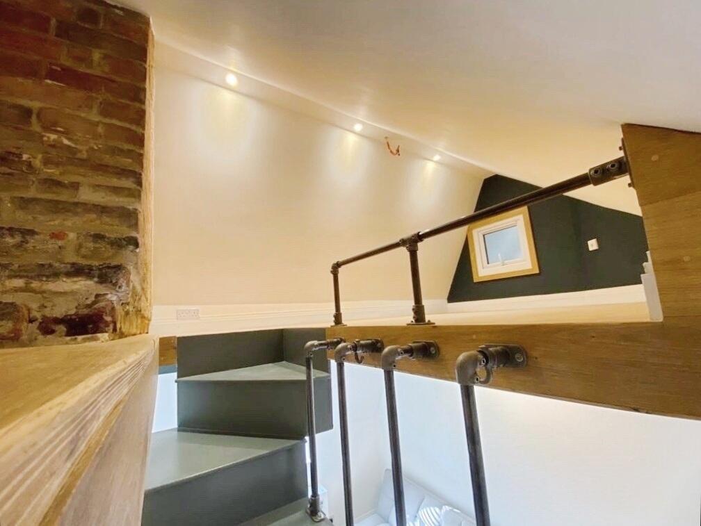 Apartment in Brighton - More