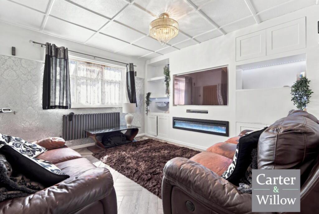 House in Romford - More