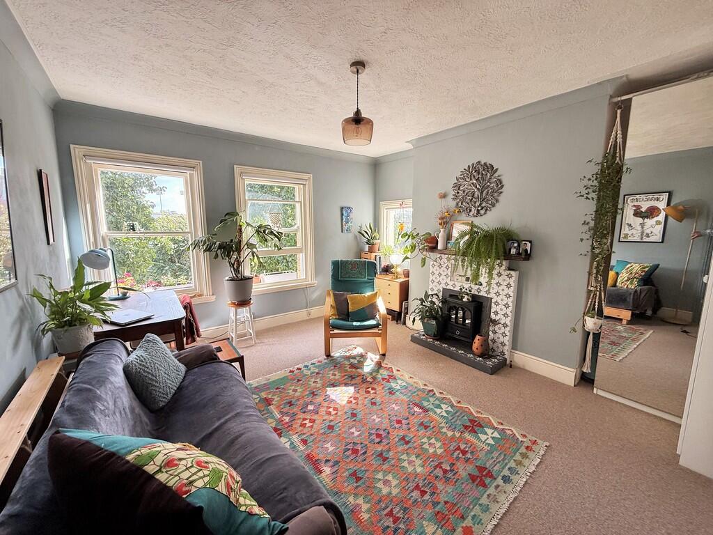Studio flat on Wilbury Road, Hove, £190,000