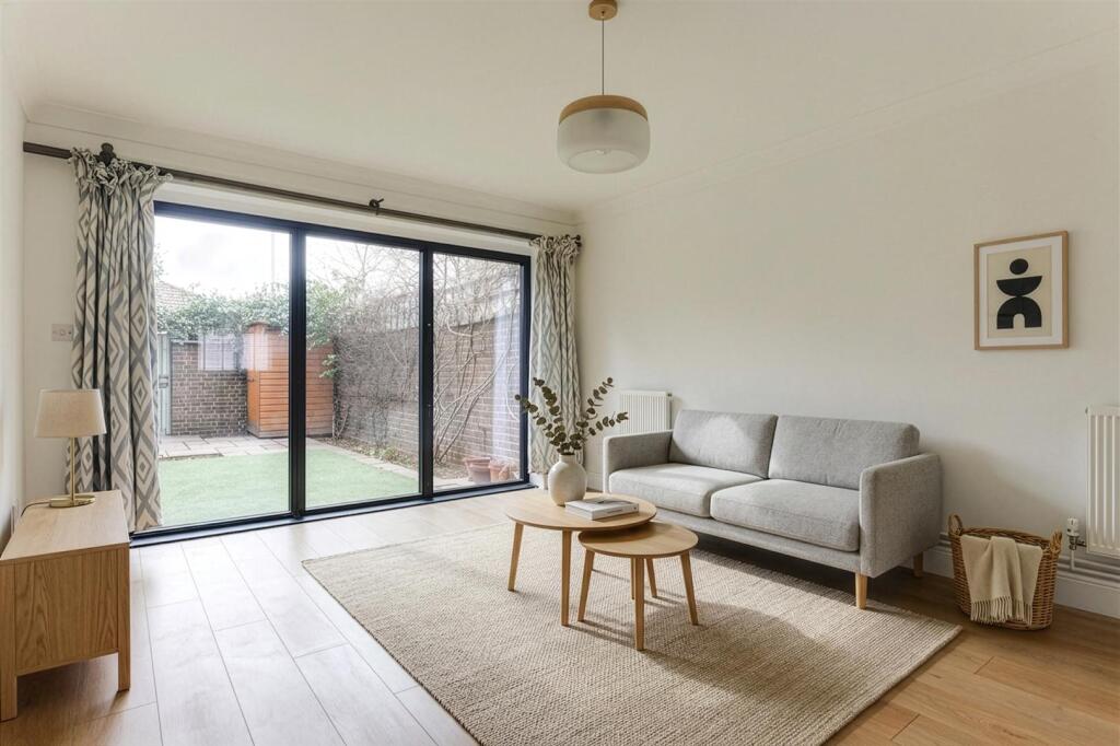 Apartment in London, East Wick, Hackney Wick - View 4