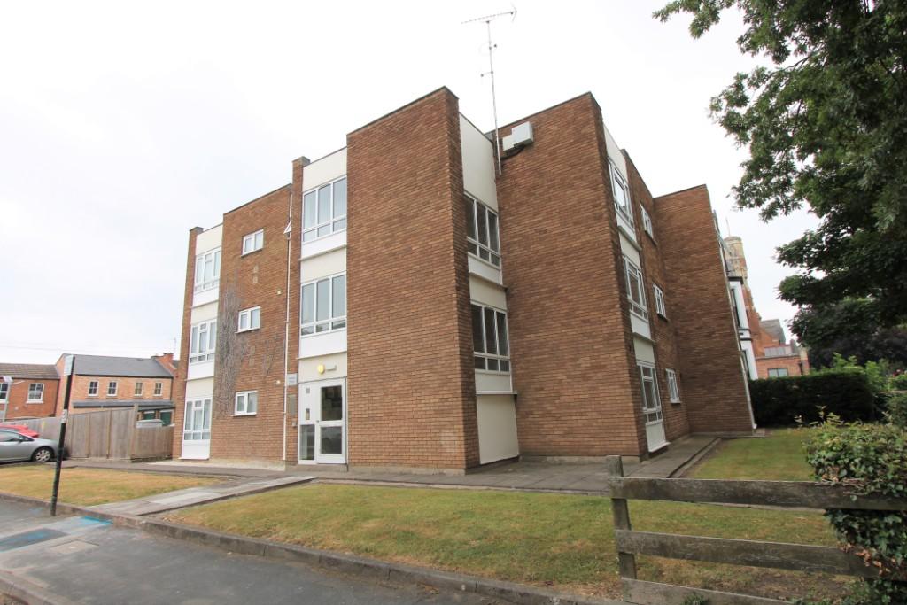 Main image of property: Forfield Place, Leamington Spa, Warwickshire, CV31