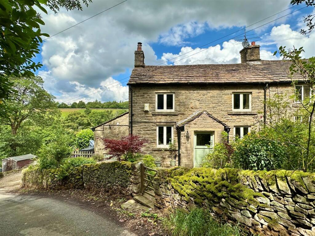2-bed semi-detached on The Wash, Chapel-En-Le-Frith, High Peak, £499,999