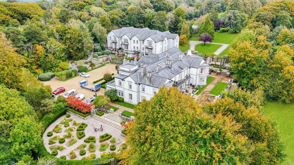 Main image of property: Hollins Lane, Silverdale, LA5