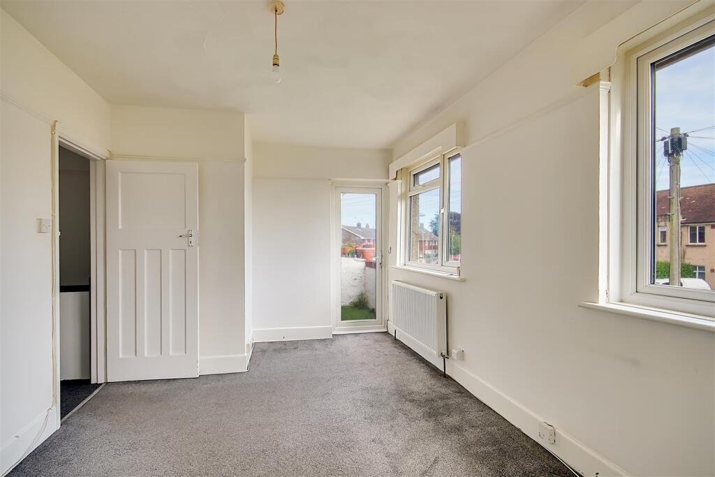 Apartment in Worthing, Broadwater - View 4