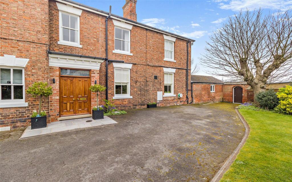 Main image of property: Kingsley, Ferry Road, Goxhill, Barrow-upon-Humber, DN19
