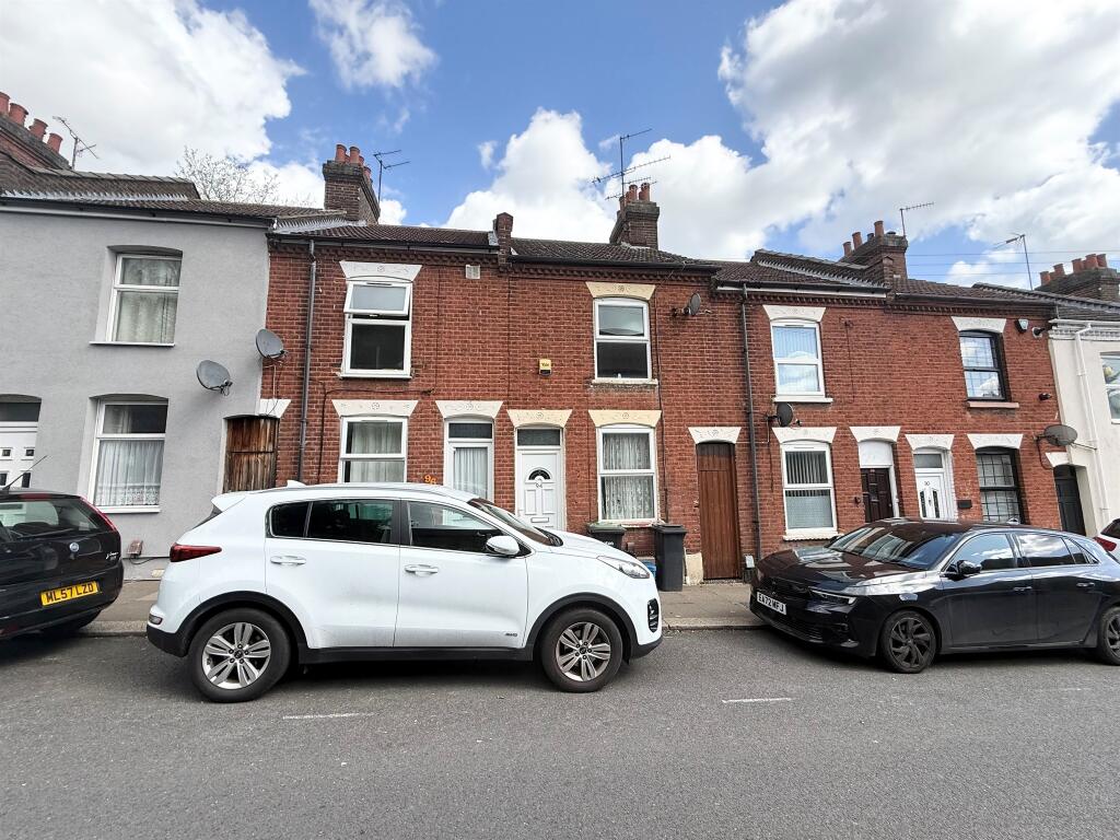 Main image of property: Hampton Road, Luton