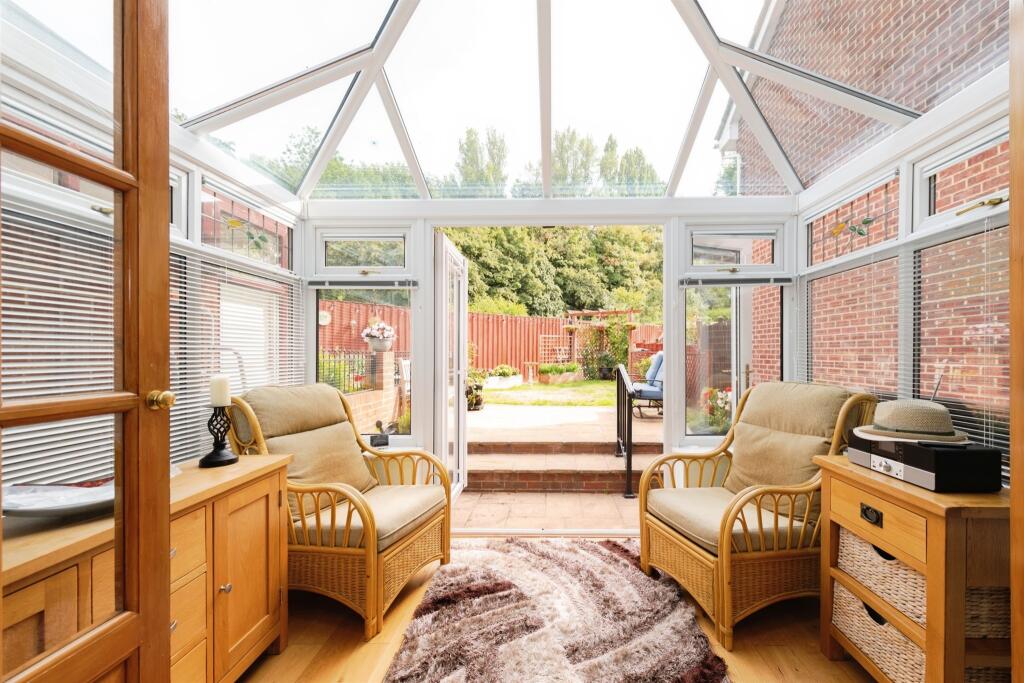 House in Reigate and Banstead, Surrey - View 4