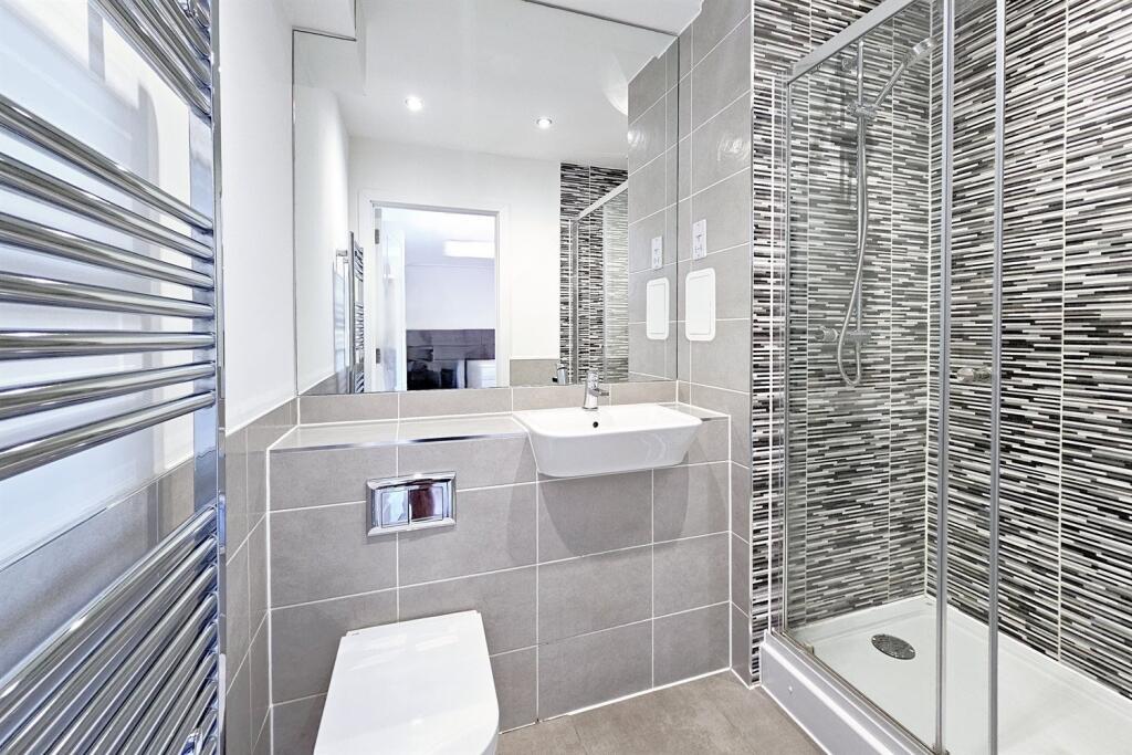 Apartment in London - More