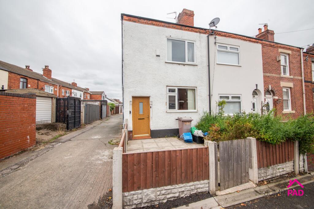 2-bed terraced on Vista Road, Haydock, WA11, £95,000
