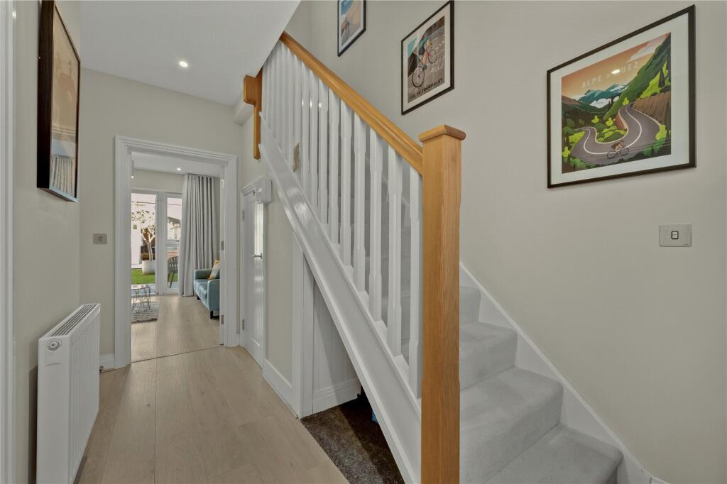 Old Halliford Place, Shepperton, Surrey, TW17 photo 2