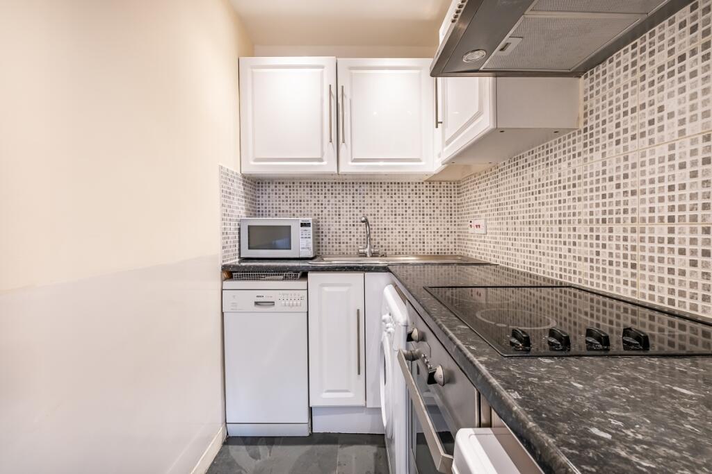 Apartment in London - More