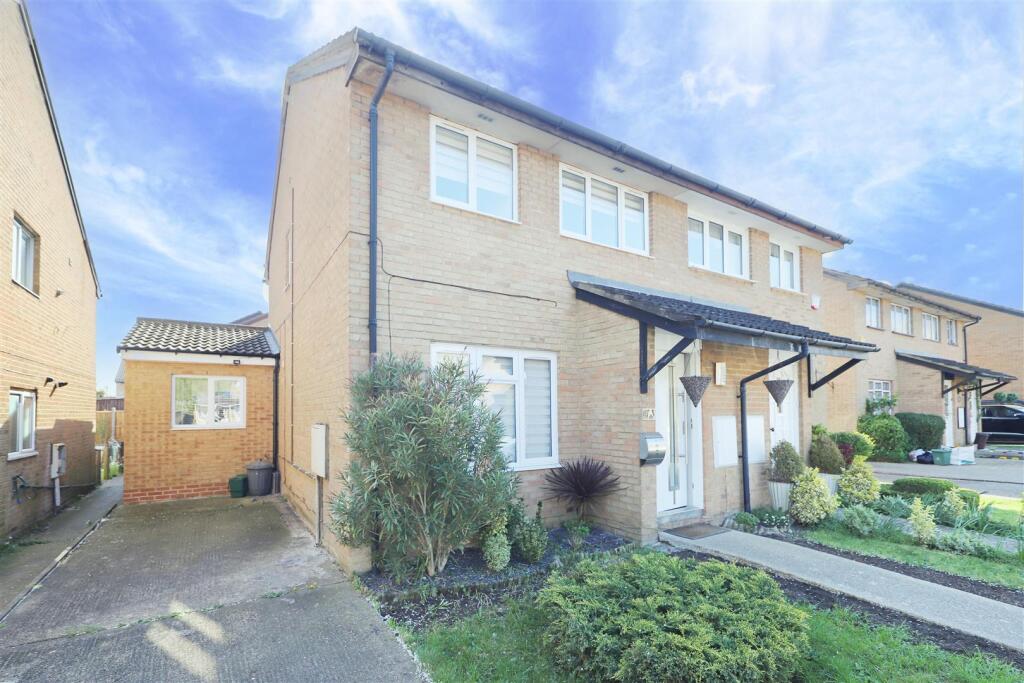 4-bed semi-detached on Pendula Drive, Hayes, UB4, £600,000