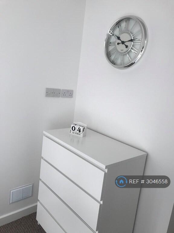 Basil Grove, Birmingham, B31 photo 3
