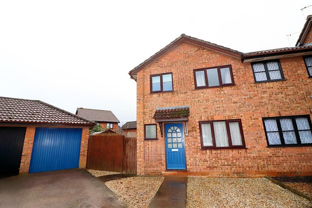 Main image of property: Nutwood Close, NR8