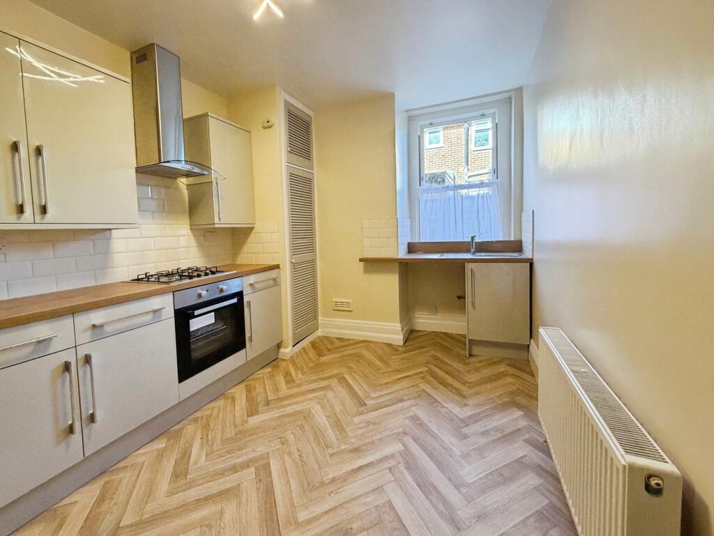 Apartment in Watford - View 4