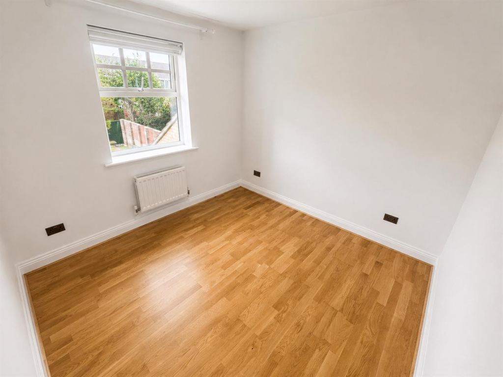 House in Portsmouth - More