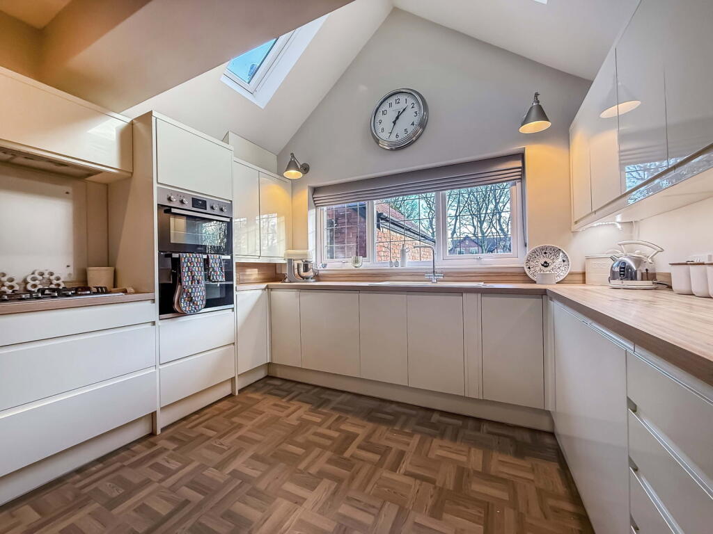 Liverpool Road, Southport, PR8 3BN - More